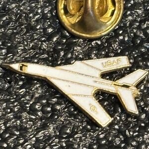VTG F-100 USAF Military Airplane Pinback Pin Air Force‎ Pilot Lapel Brooch